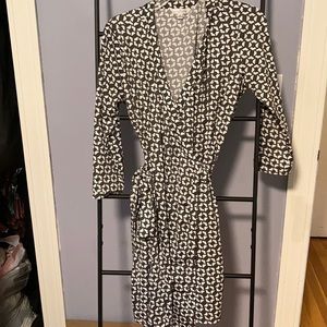 Geometric print wrap dress